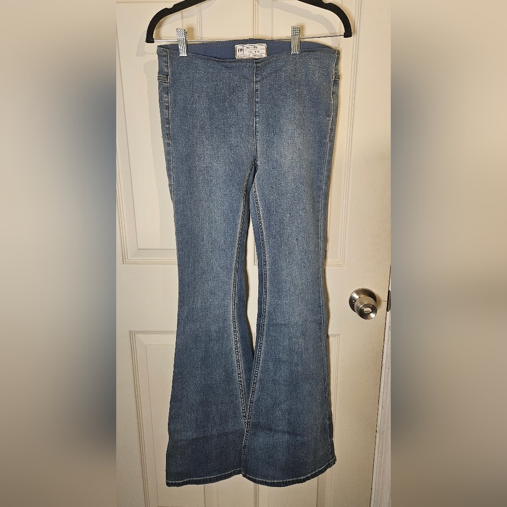 Free People Blue Flare Jeans with Classic Denim Style